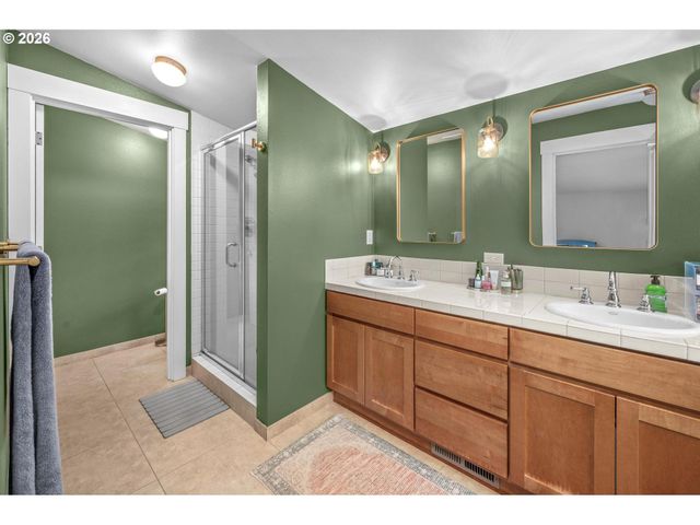 3823 Se ALDERCREST Rd, Milwaukie, OR 97222