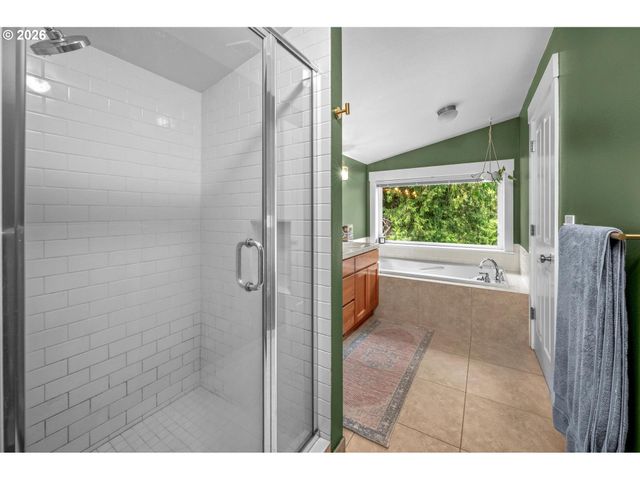 3823 Se ALDERCREST Rd, Milwaukie, OR 97222