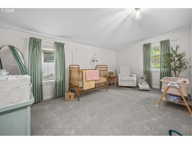 3823 Se ALDERCREST Rd, Milwaukie, OR 97222