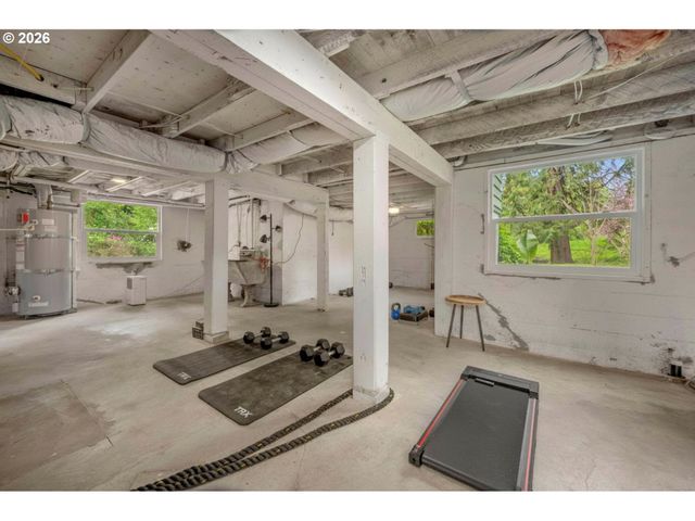 3823 Se ALDERCREST Rd, Milwaukie, OR 97222