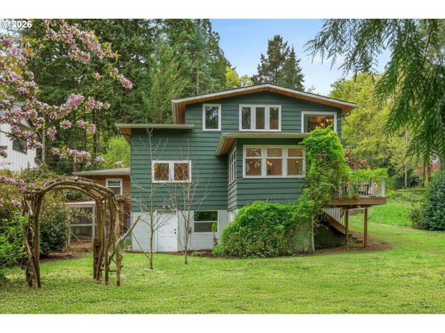 3823 Se ALDERCREST Rd, Milwaukie, OR 97222