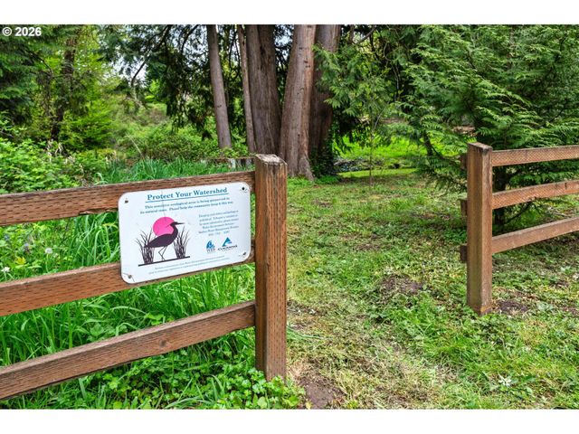 3823 Se ALDERCREST Rd, Milwaukie, OR 97222