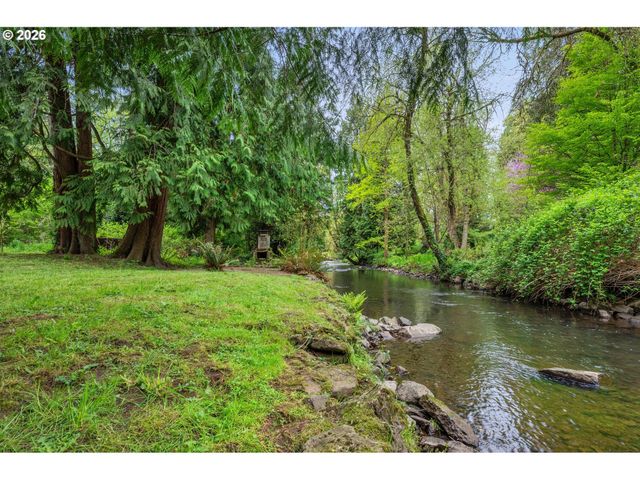 3823 Se ALDERCREST Rd, Milwaukie, OR 97222