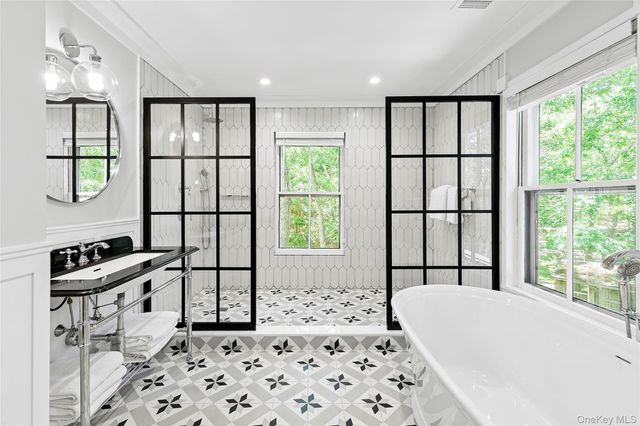 28 Wolf Way, East Hampton, NY 11937