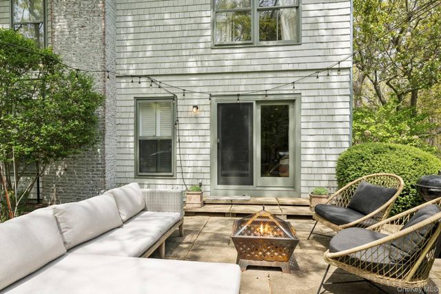 28 Wolf Way, East Hampton, NY 11937
