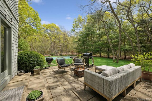 28 Wolf Way, East Hampton, NY 11937