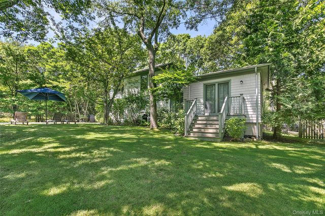 28 Wolf Way, East Hampton, NY 11937