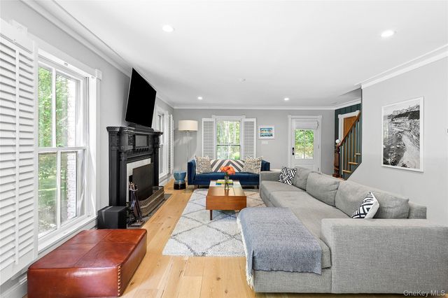 28 Wolf Way, East Hampton, NY 11937