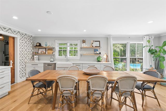 28 Wolf Way, East Hampton, NY 11937