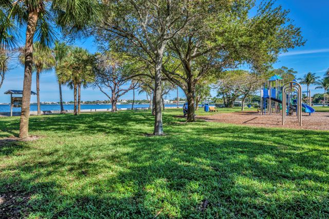309 E Ocean Avenue 306, Lantana, FL 33462