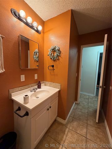 703 W Cedar, Wilburton, OK 74578