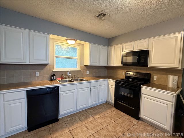 703 W Cedar, Wilburton, OK 74578