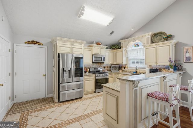 5780 Newberry Point Drive, Flowery Branch, GA 30542