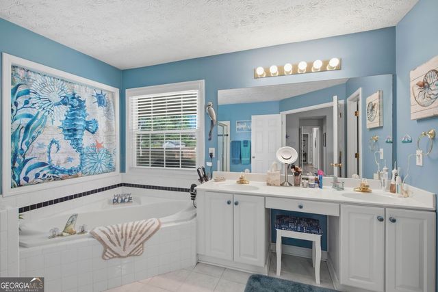 5780 Newberry Point Drive, Flowery Branch, GA 30542