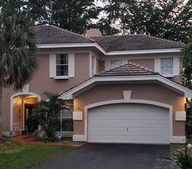 3594 Satin Leaf Ct, Coral Springs, FL 33065