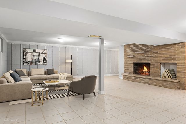 11N958 Almora Terrace, Elgin, IL 60124