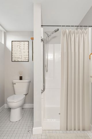 11N958 Almora Terrace, Elgin, IL 60124