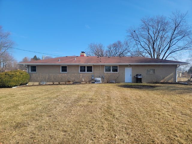 11N958 Almora Terrace, Elgin, IL 60124