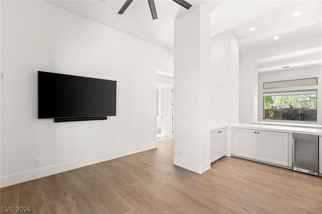 1 Knob Oak Drive, Henderson, NV 89052