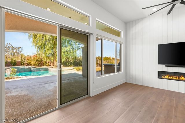 1 Knob Oak Drive, Henderson, NV 89052