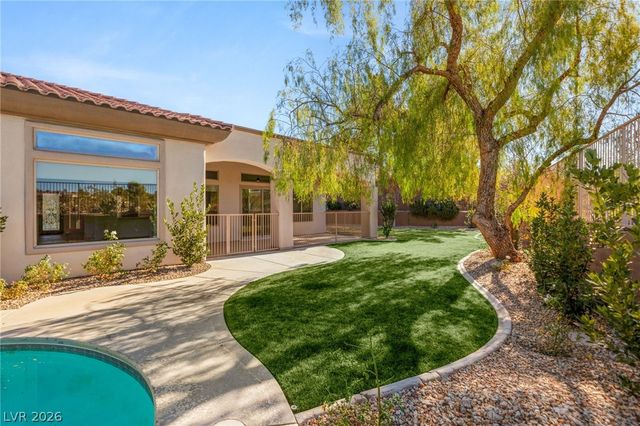 1 Knob Oak Drive, Henderson, NV 89052