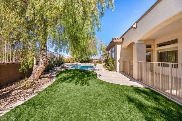 1 Knob Oak Drive, Henderson, NV 89052