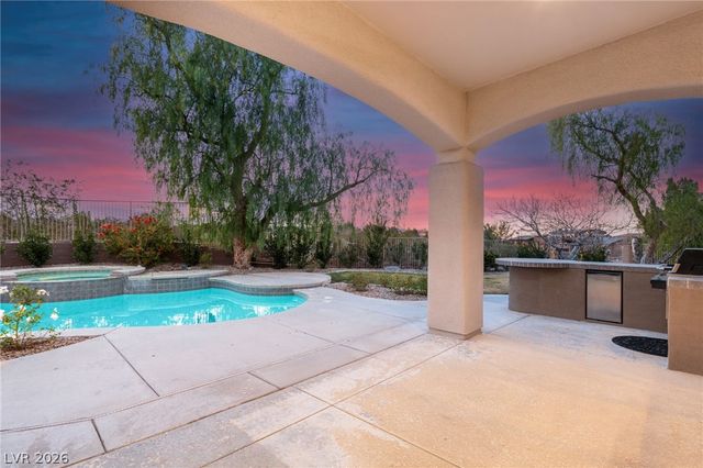 1 Knob Oak Drive, Henderson, NV 89052