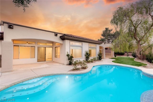 1 Knob Oak Drive, Henderson, NV 89052