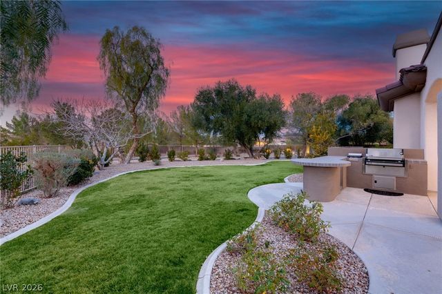 1 Knob Oak Drive, Henderson, NV 89052