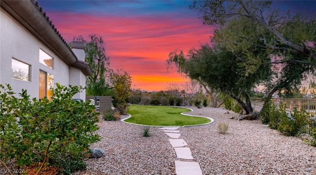 1 Knob Oak Drive, Henderson, NV 89052