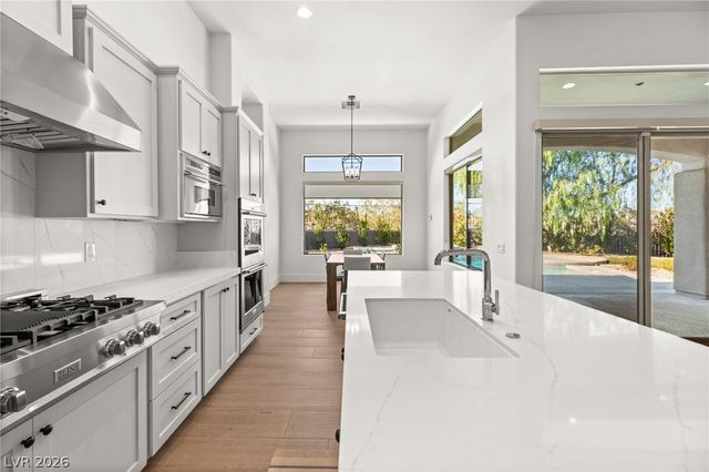 1 Knob Oak Drive, Henderson, NV 89052