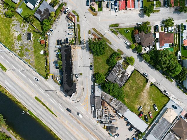 699 E Okeechobee Rd, Hialeah, FL 33010