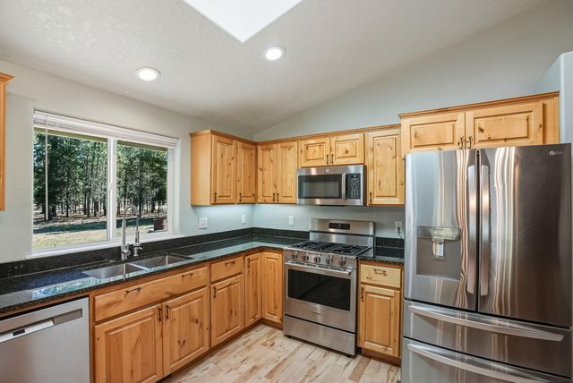 52220 Dorrance Meadow Road, La Pine, OR 97739