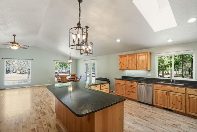 52220 Dorrance Meadow Road, La Pine, OR 97739