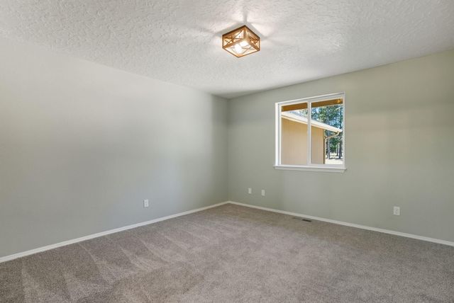 52220 Dorrance Meadow Road, La Pine, OR 97739