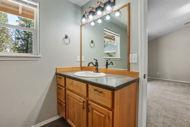 52220 Dorrance Meadow Road, La Pine, OR 97739