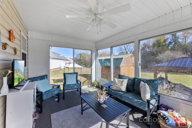 600 Summey Farm Drive, Dallas, NC 28034