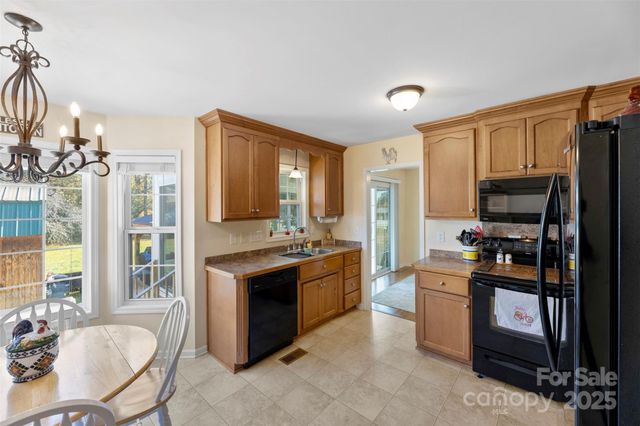 600 Summey Farm Drive, Dallas, NC 28034