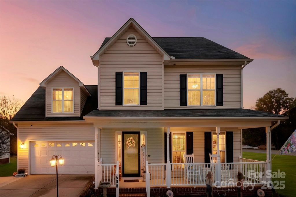 600 Summey Farm Drive, Dallas, NC 28034