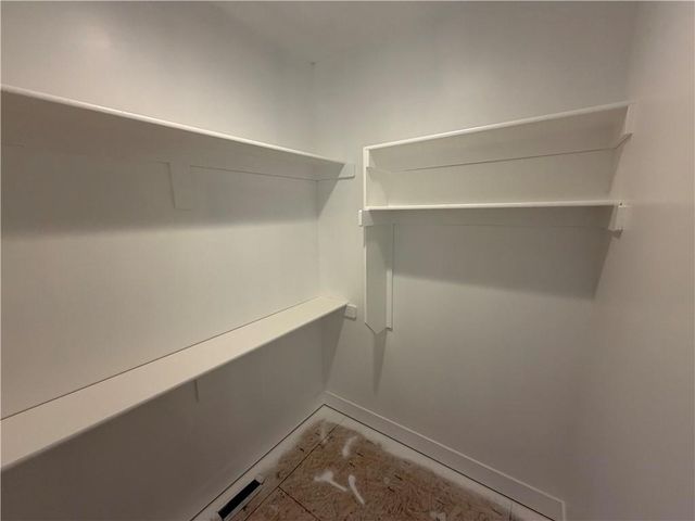 18699 E Bundschu Road, Independence, MO 64056