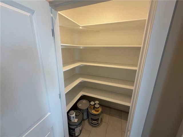 18699 E Bundschu Road, Independence, MO 64056