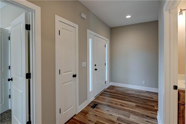 18699 E Bundschu Road, Independence, MO 64056