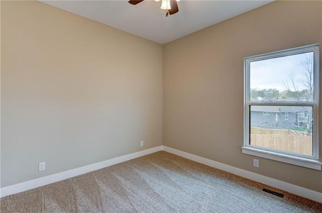 18699 E Bundschu Road, Independence, MO 64056