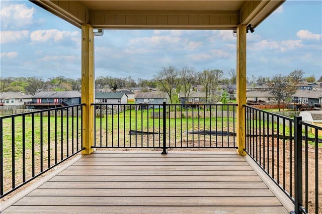 18699 E Bundschu Road, Independence, MO 64056