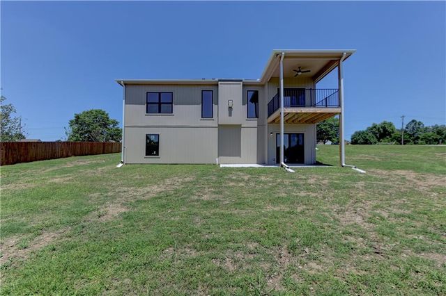 18699 E Bundschu Road, Independence, MO 64056