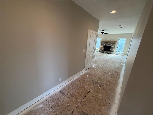 18699 E Bundschu Road, Independence, MO 64056