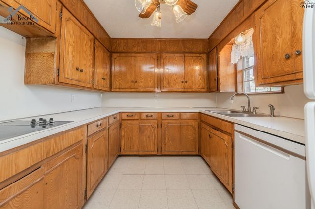 903 MIMOSA STREET, Burkburnett, TX 76354