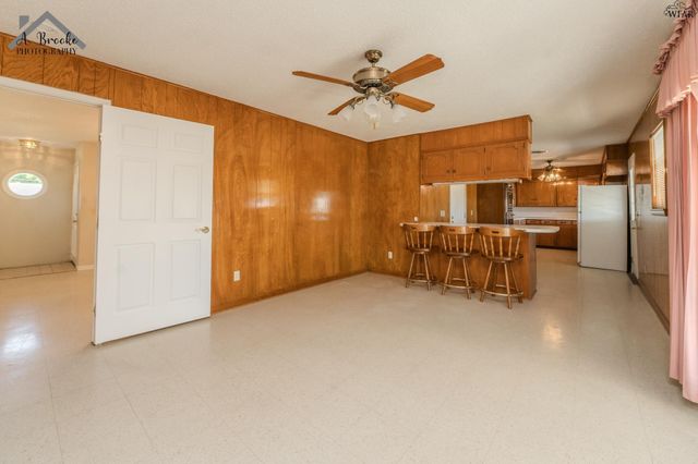 903 MIMOSA STREET, Burkburnett, TX 76354