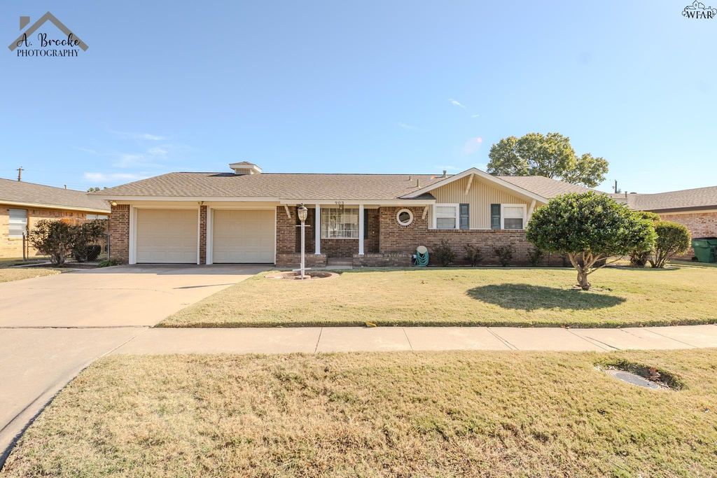 903 MIMOSA STREET, Burkburnett, TX 76354