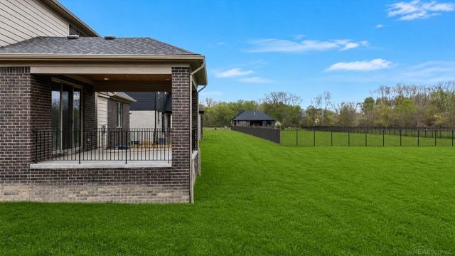 18764 Via Firenze Drive, Macomb, MI 48044